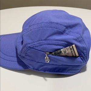 Lululemon Lavender Runners cap, zippered pocket